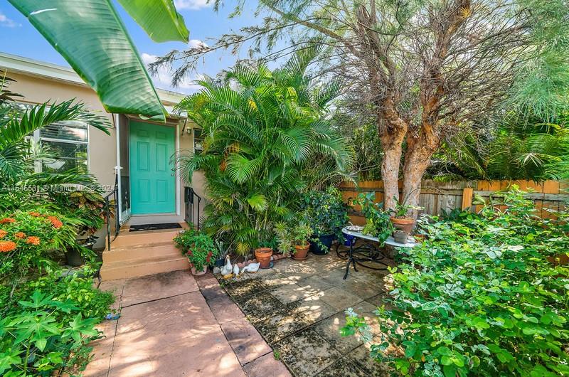 LAKE WORTH TOWN OF - Residential Income