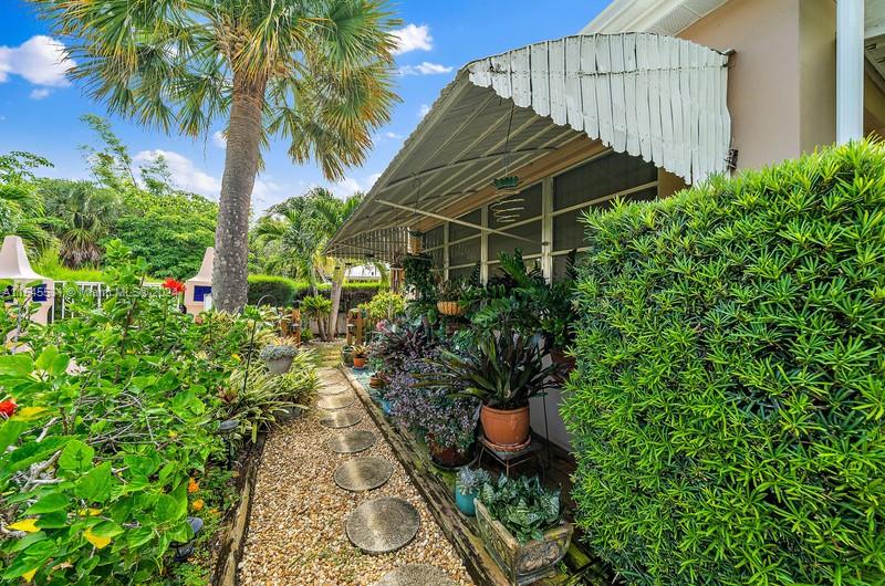 LAKE WORTH TOWN OF - Residential Income