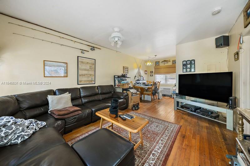 LAKE WORTH TOWN OF - Residential Income