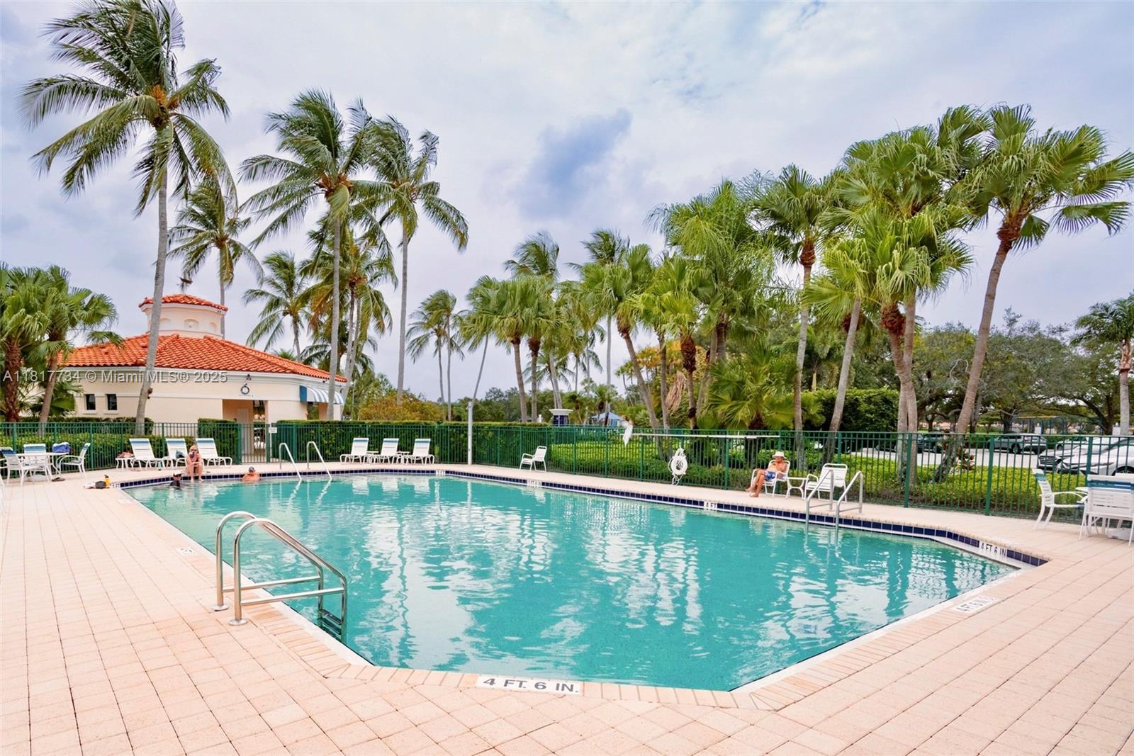 RIVERWALK 4 - Residential