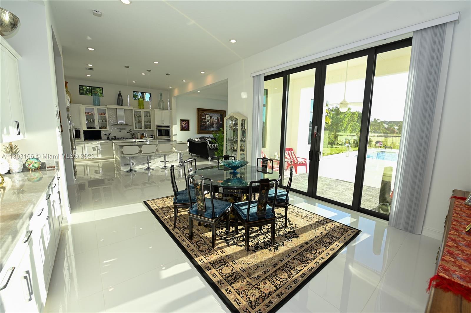 PALM MEADOWS ESTATES - Residential