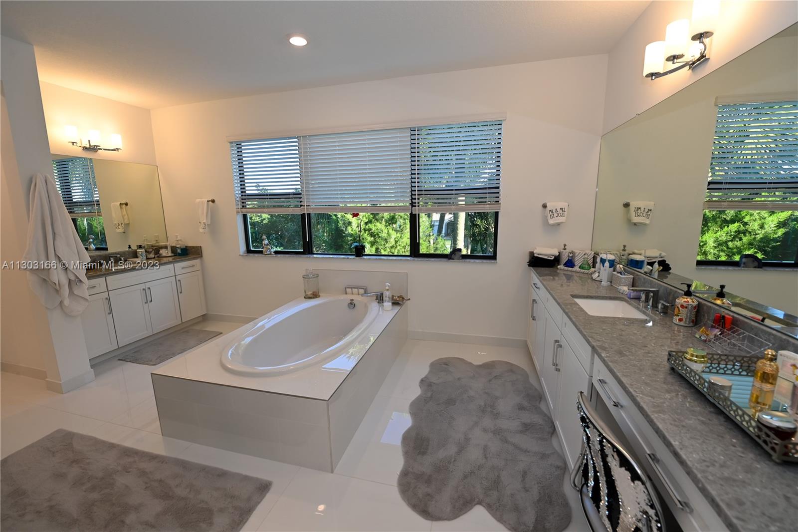 PALM MEADOWS ESTATES - Residential