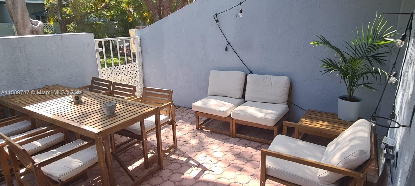 LE PHARE KEY BISCAYNE CON - Residential Lease