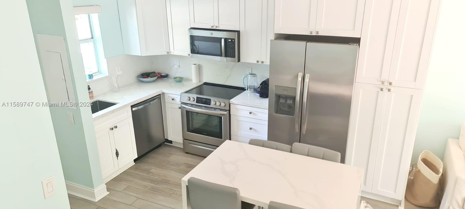 LE PHARE KEY BISCAYNE CON - Residential Lease