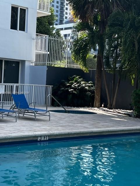 MADISON DOWNTOWN CONDO - Residential