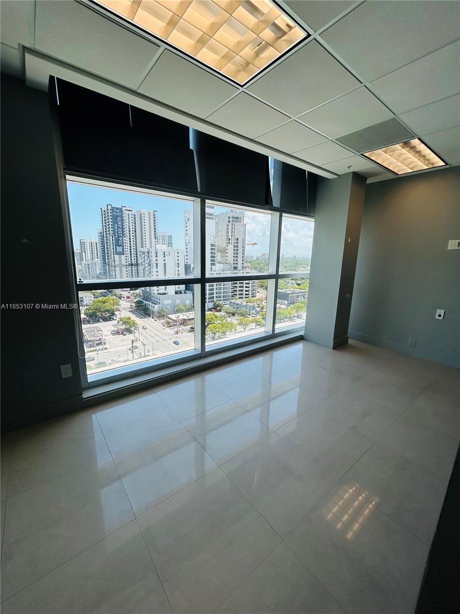 175 SW 7th St 1516
