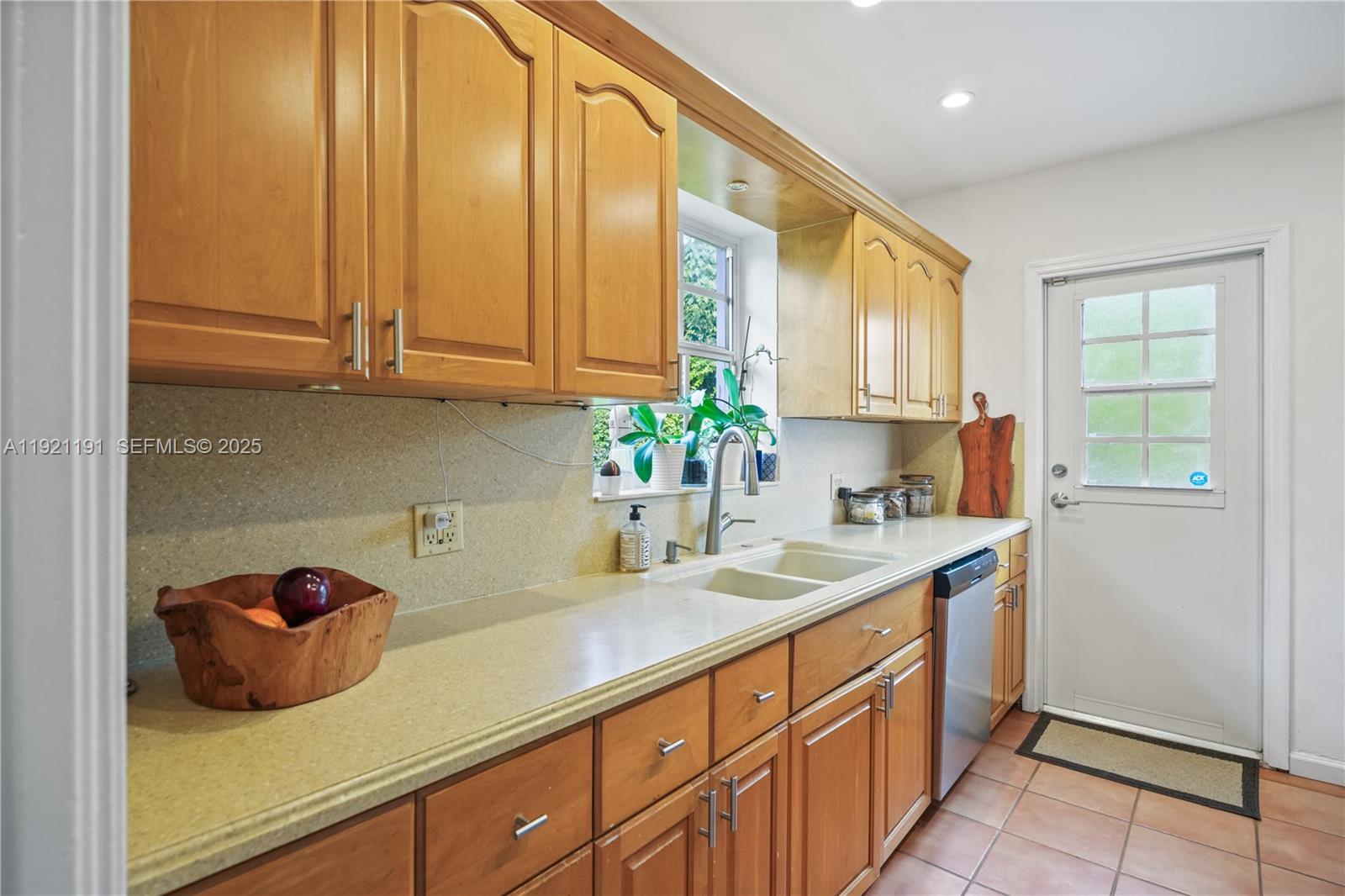 TAMIAMI PLACE PLAN 2 - Residential Lease