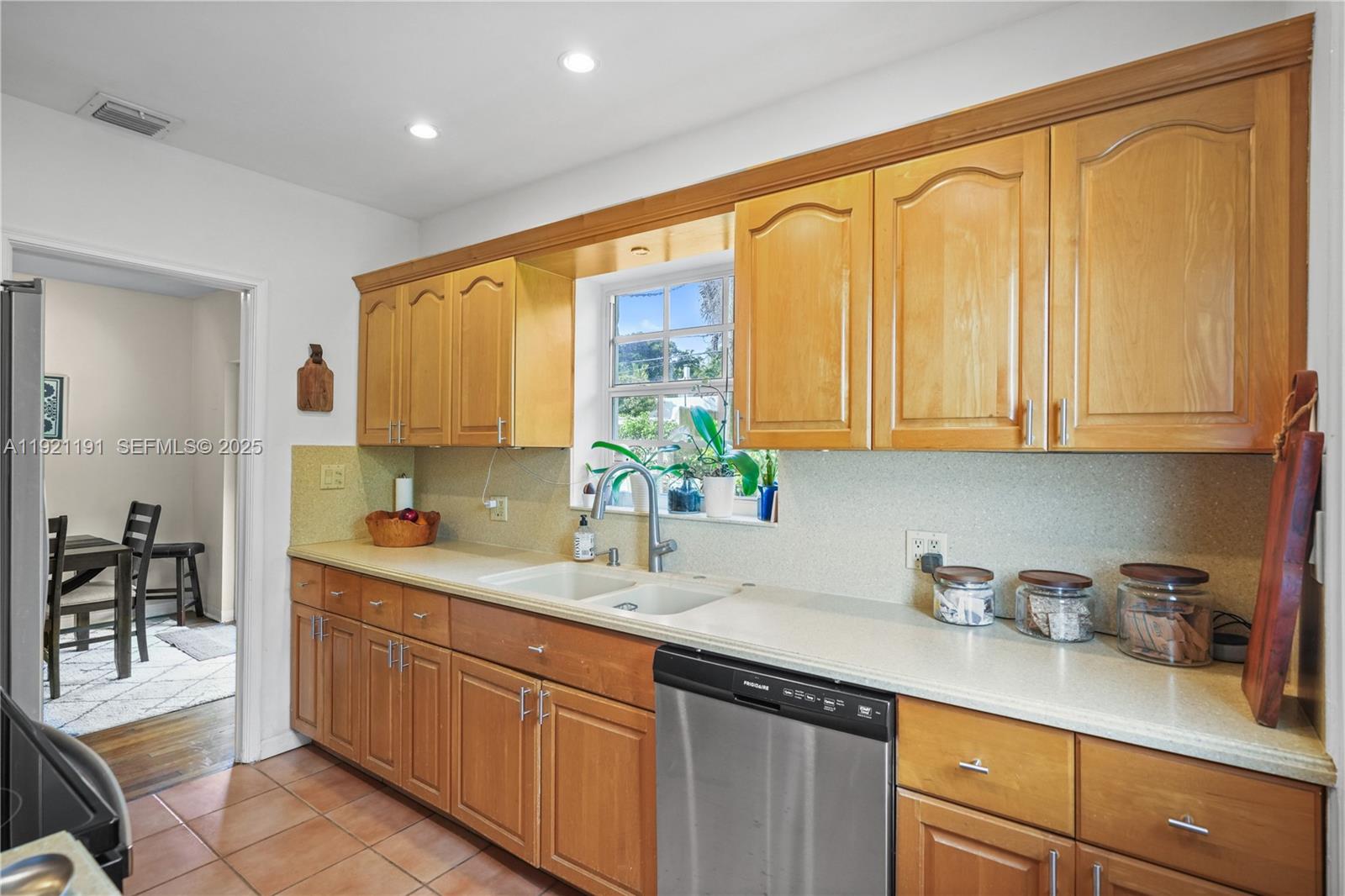 TAMIAMI PLACE PLAN 2 - Residential Lease