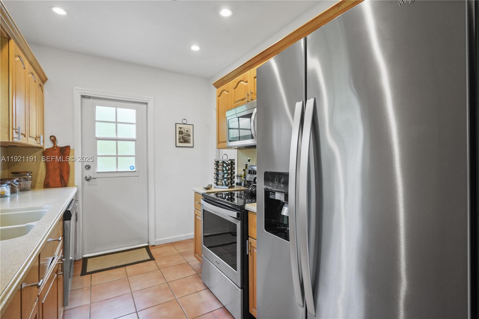 TAMIAMI PLACE PLAN 2 - Residential Lease