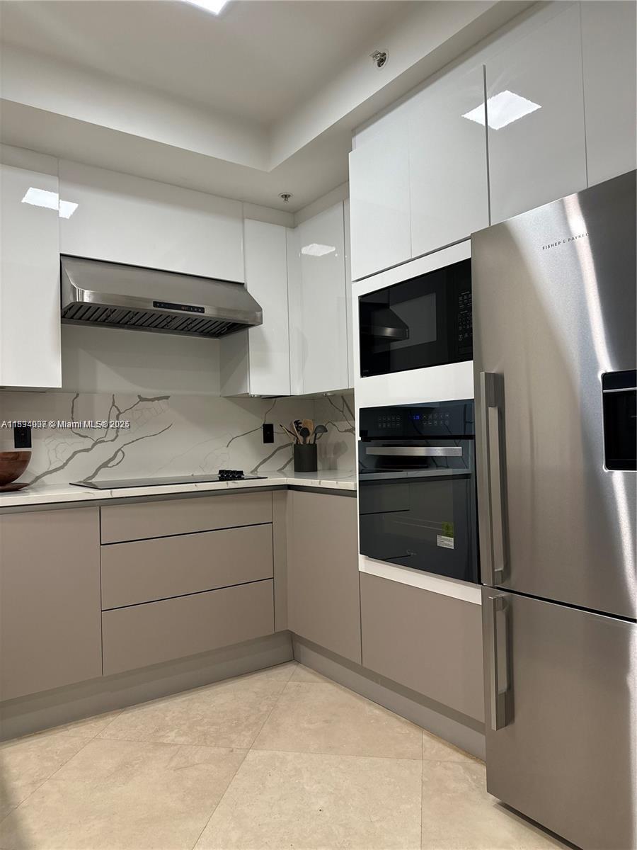 THE TOWER RESIDENCES COND - Residential
