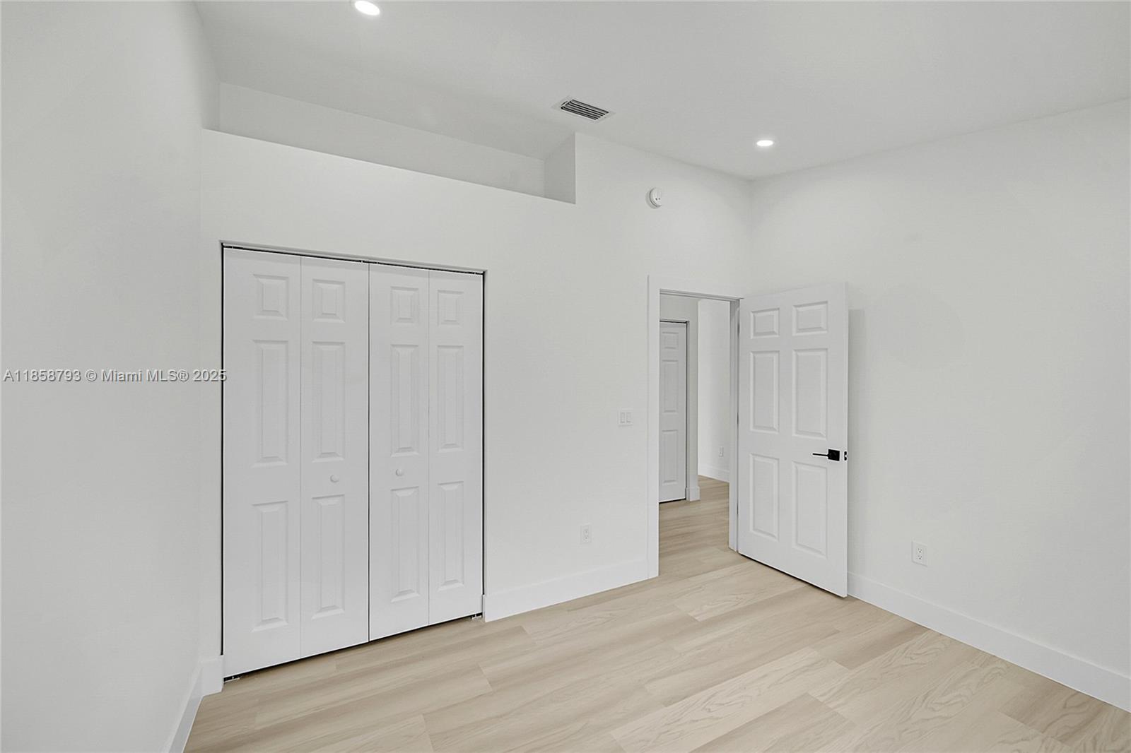 MONTEREY ON THE LAKE - Residential