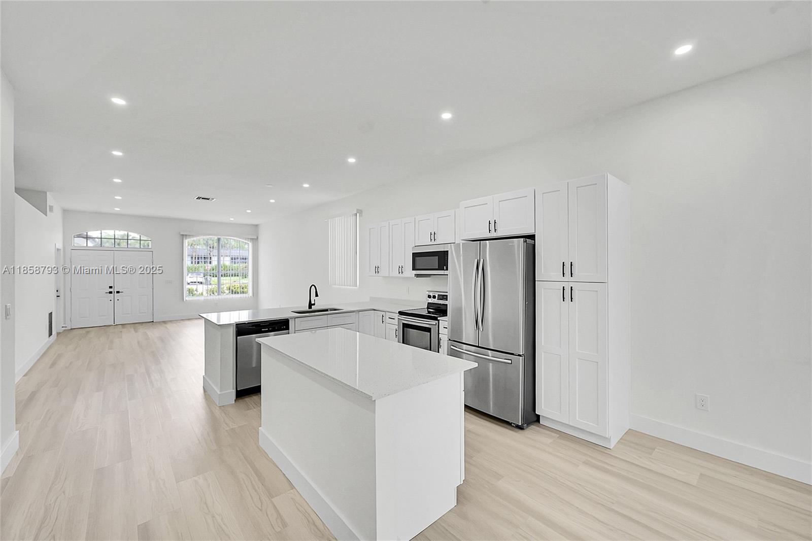 MONTEREY ON THE LAKE - Residential