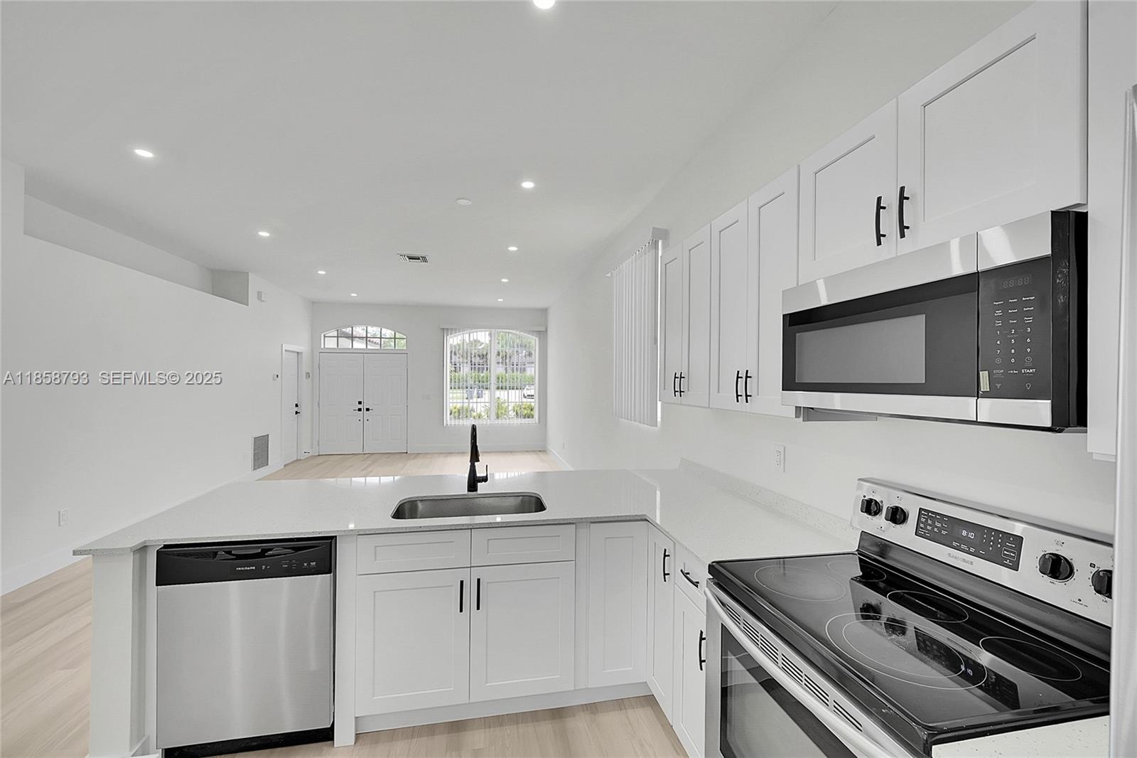 MONTEREY ON THE LAKE - Residential