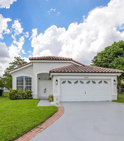 Photo of 13034 Sheridan Ter, Wellington, FL 33414 (MLS # A11858793)