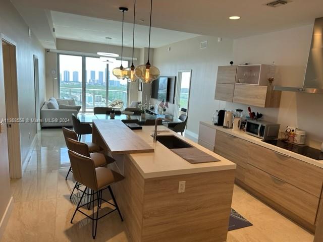 THE HARBOUR SOUTH CONDO - Residential Lease