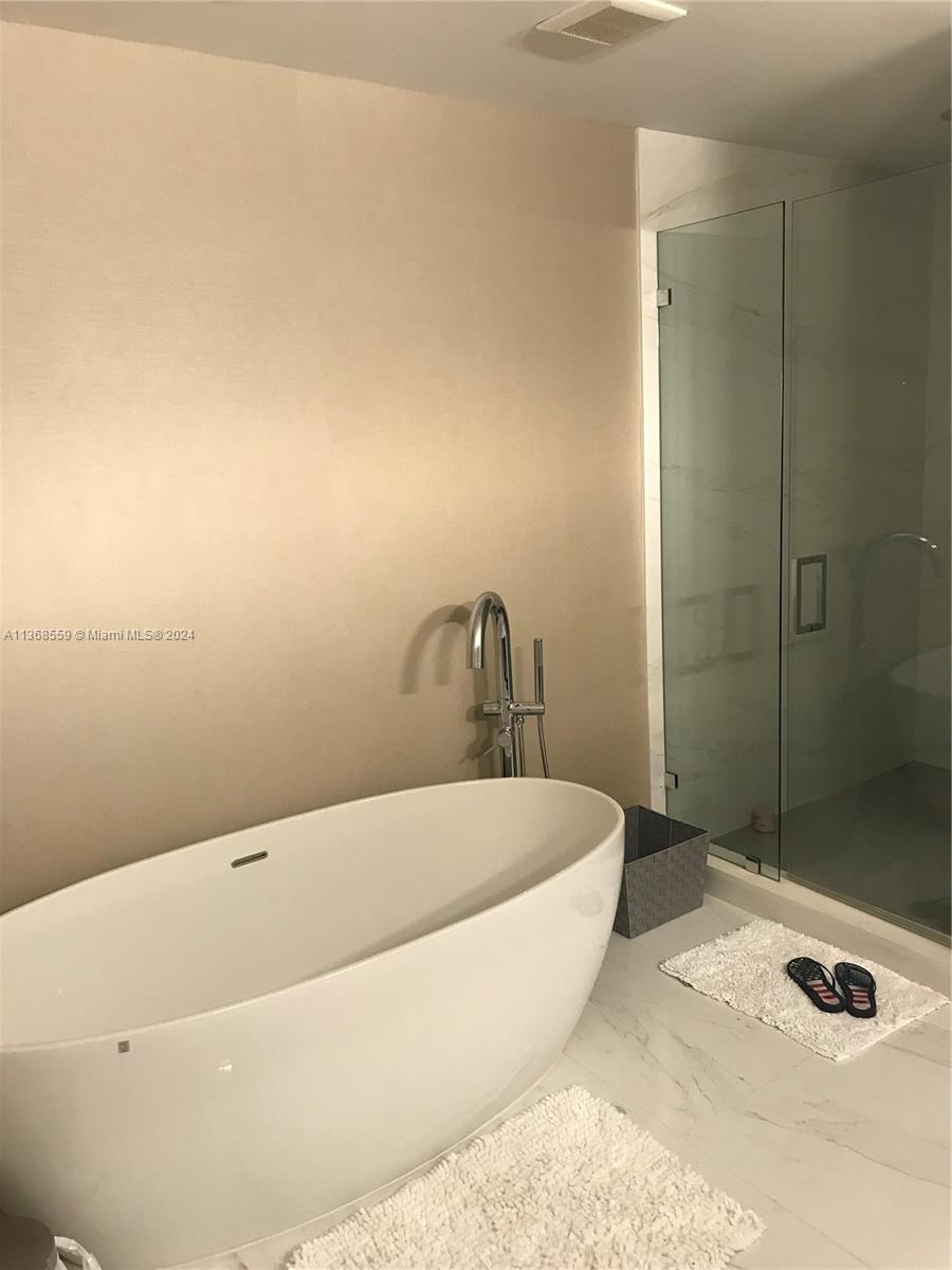 THE HARBOUR SOUTH CONDO - Residential Lease