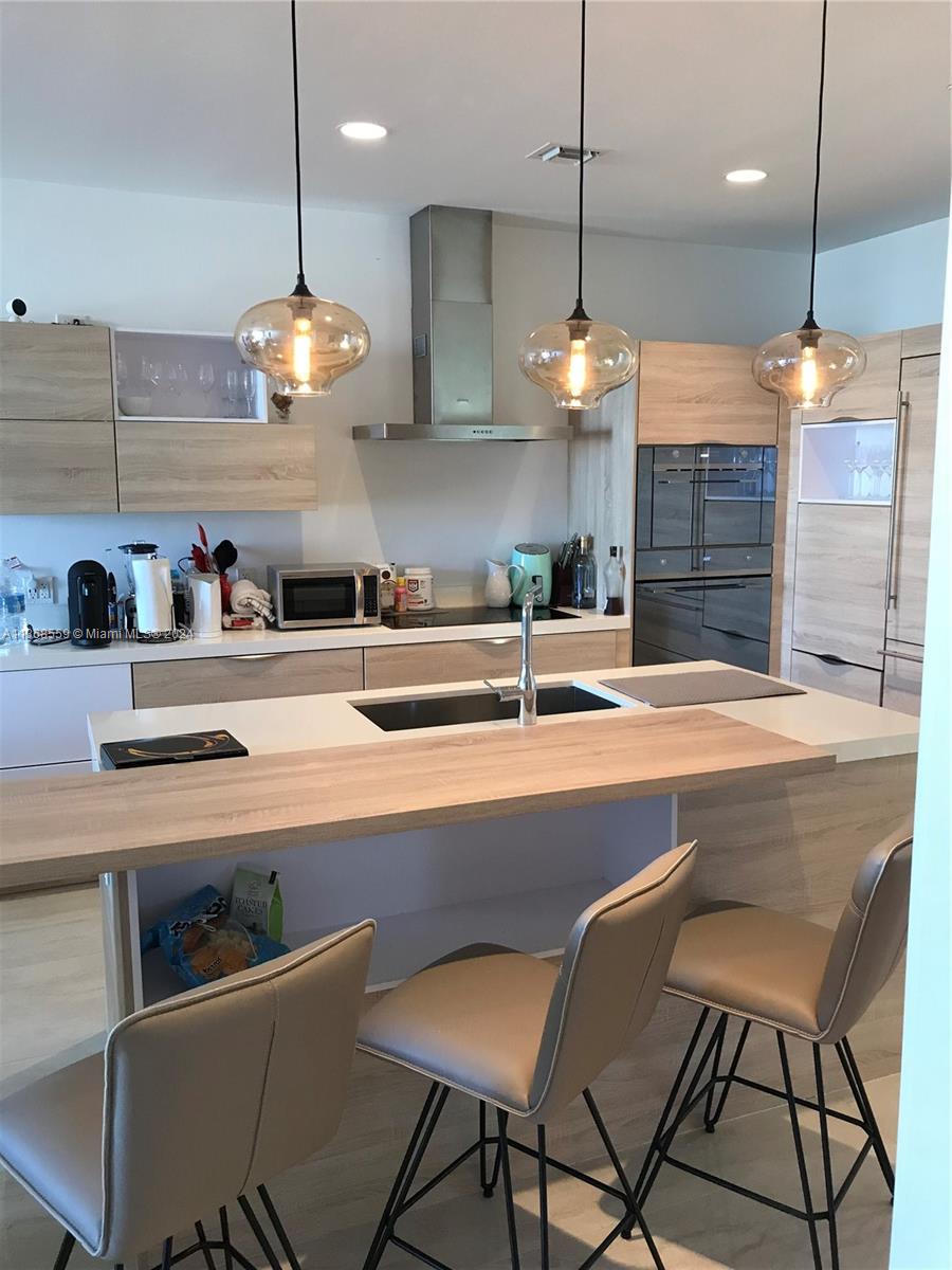 THE HARBOUR SOUTH CONDO - Residential Lease