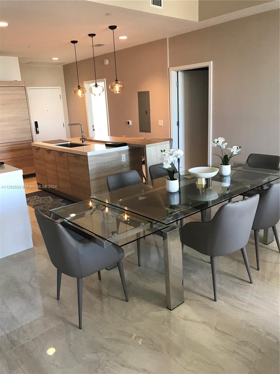 THE HARBOUR SOUTH CONDO - Residential Lease