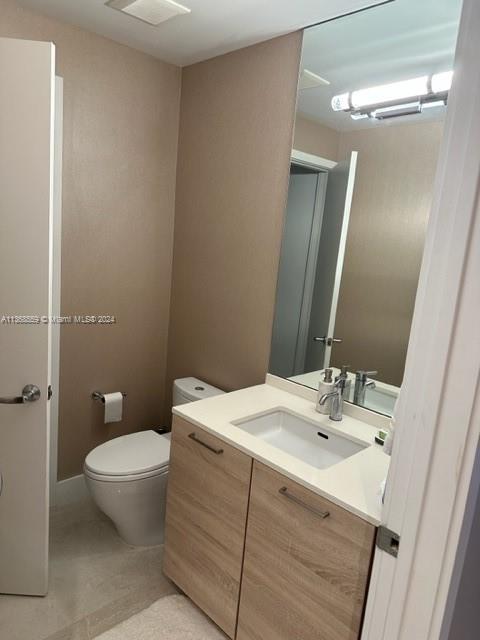 THE HARBOUR SOUTH CONDO - Residential Lease