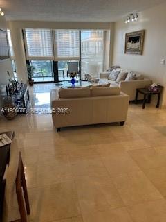 TURNBERRY ISLE SOUTH COND - Residential