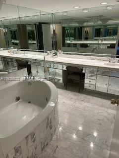 TURNBERRY ISLE SOUTH COND - Residential