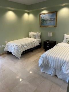 TURNBERRY ISLE SOUTH COND - Residential