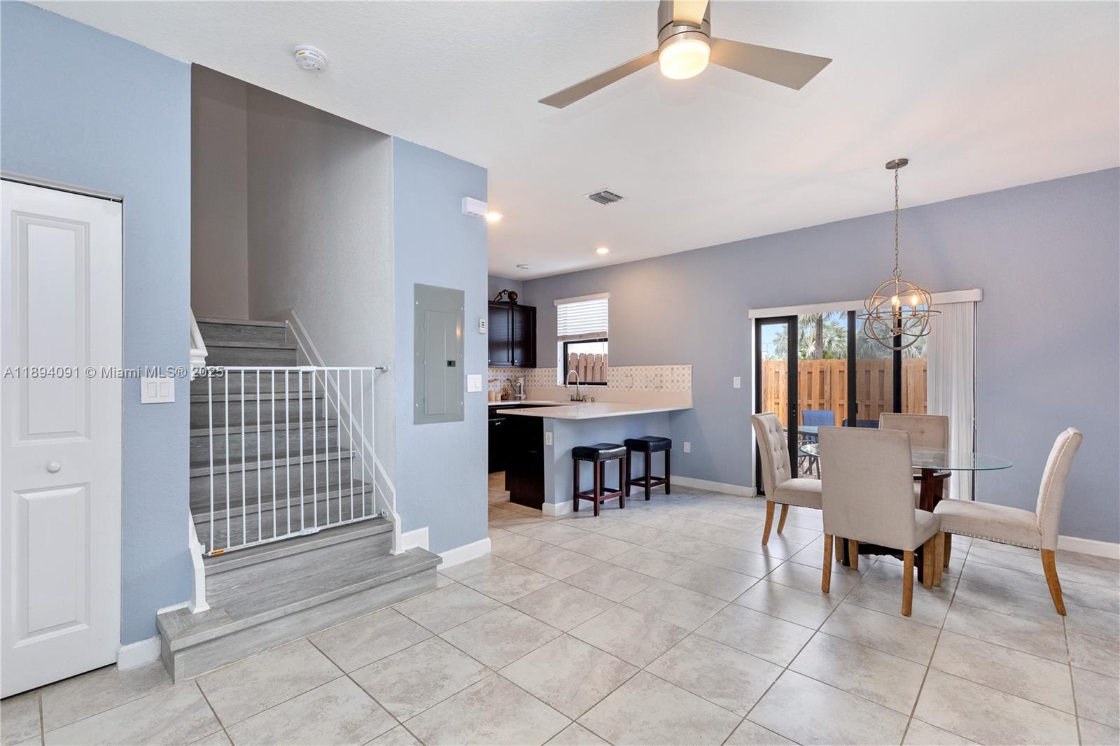 COCO PALM VILLAS - Residential