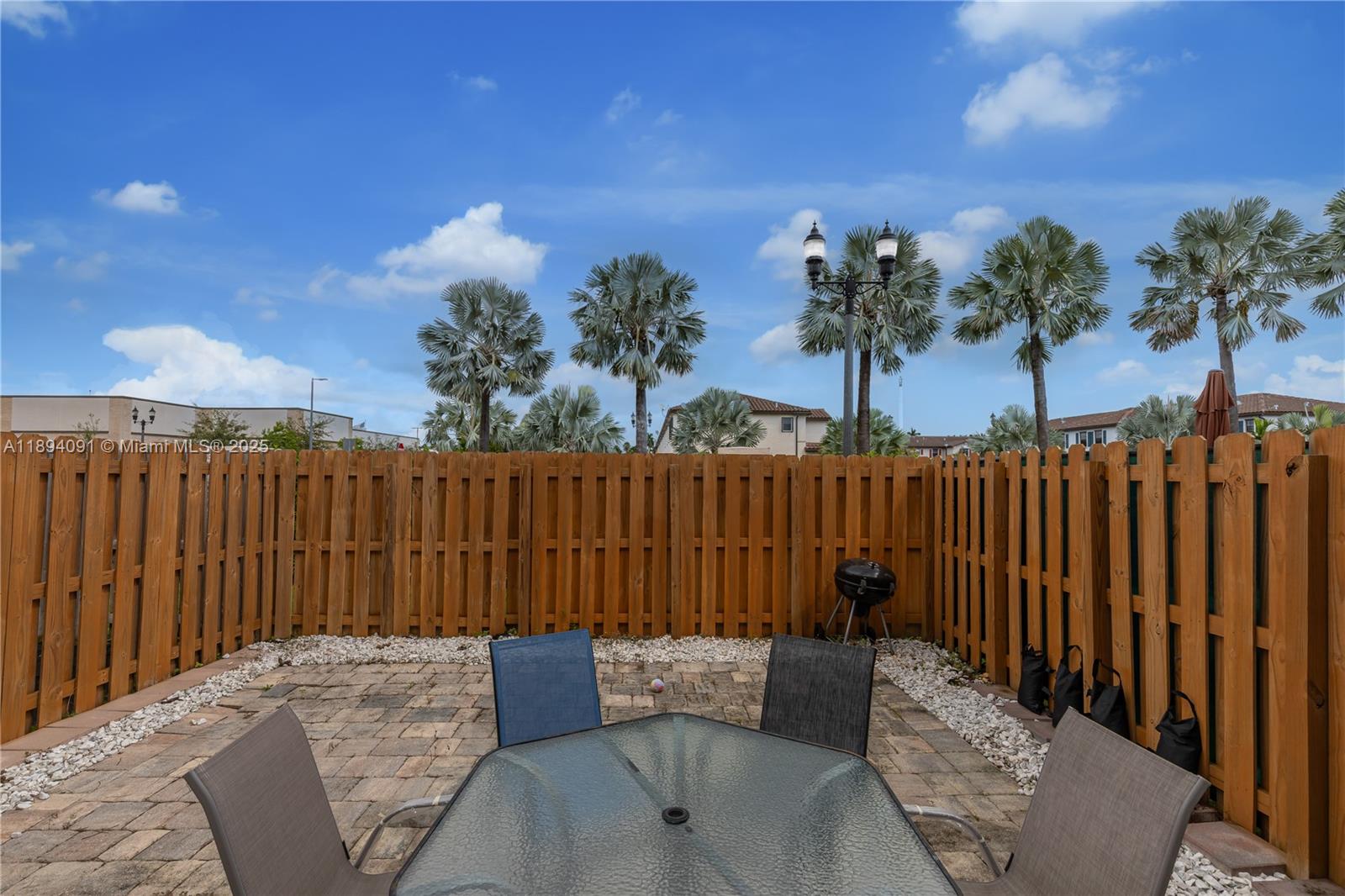 COCO PALM VILLAS - Residential