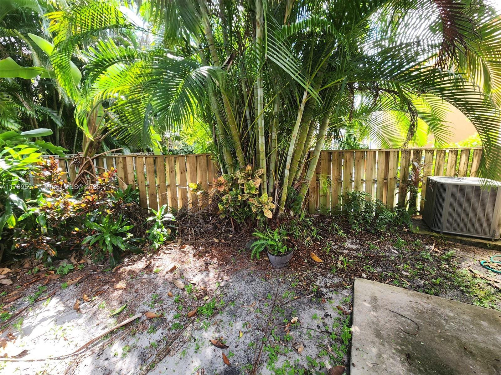 CENTRAL PARK LAKE - Residential