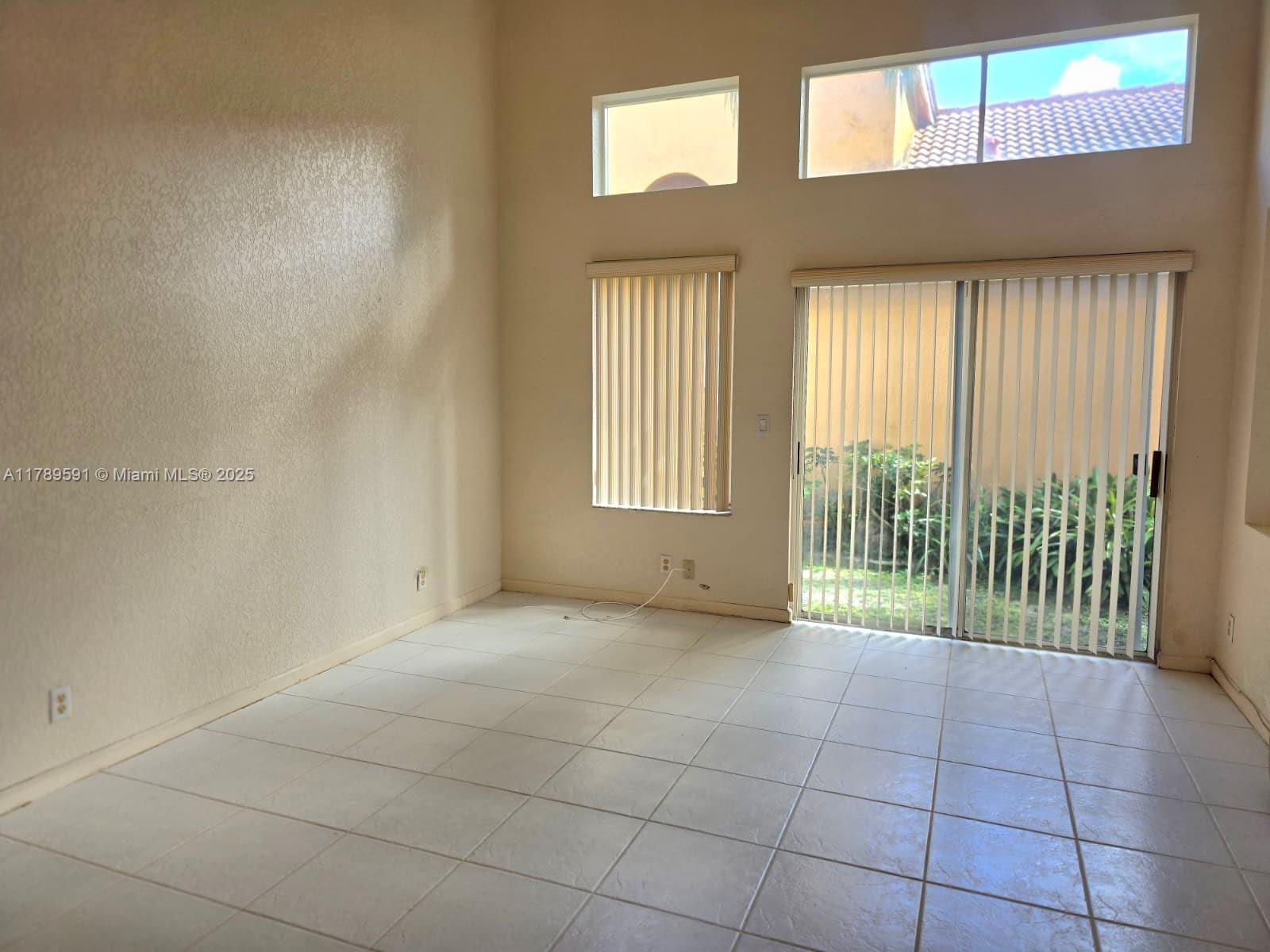 CENTRAL PARK LAKE - Residential