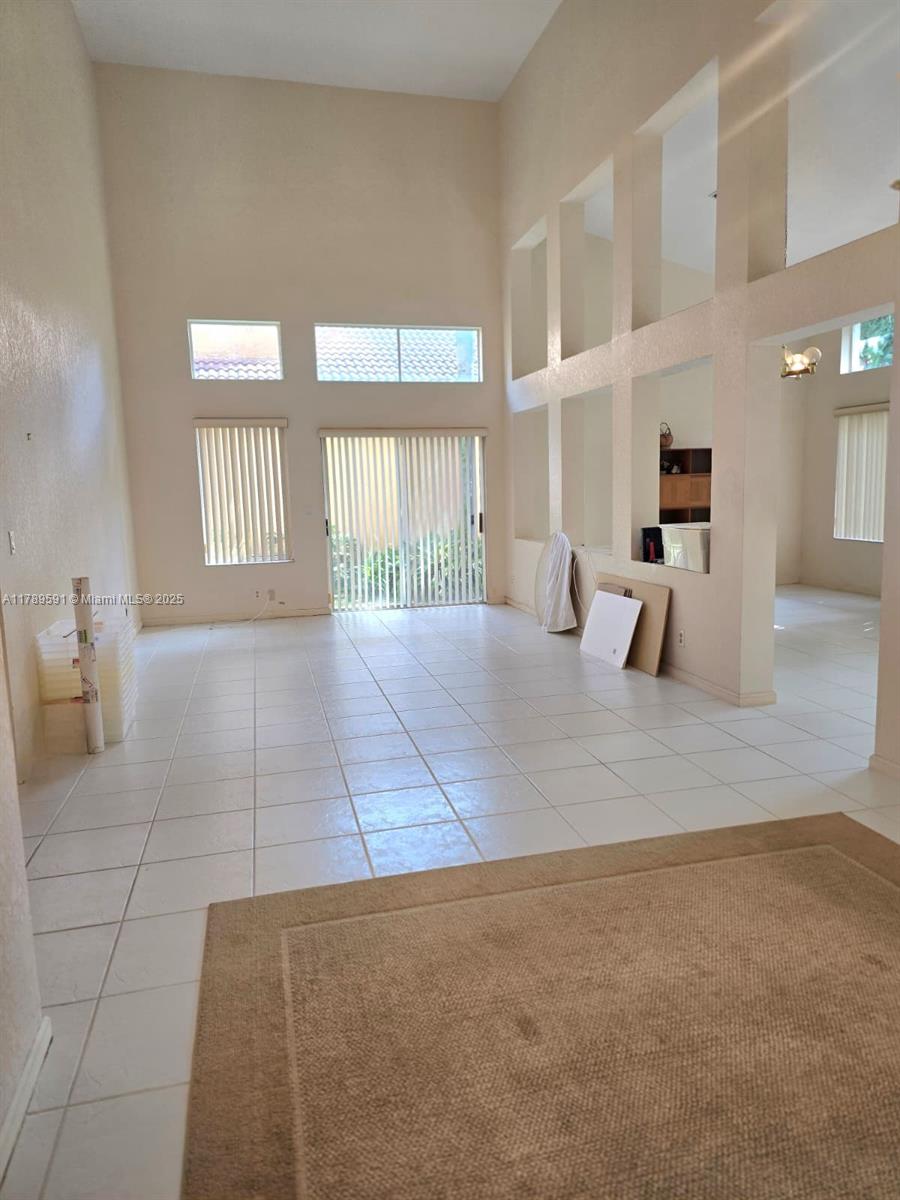 CENTRAL PARK LAKE - Residential