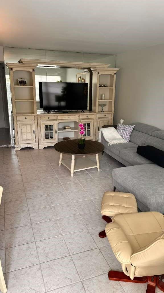 AINSLIE AT CENTURY VILLAG - Residential Lease