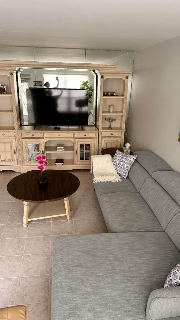 AINSLIE AT CENTURY VILLAG - Residential Lease