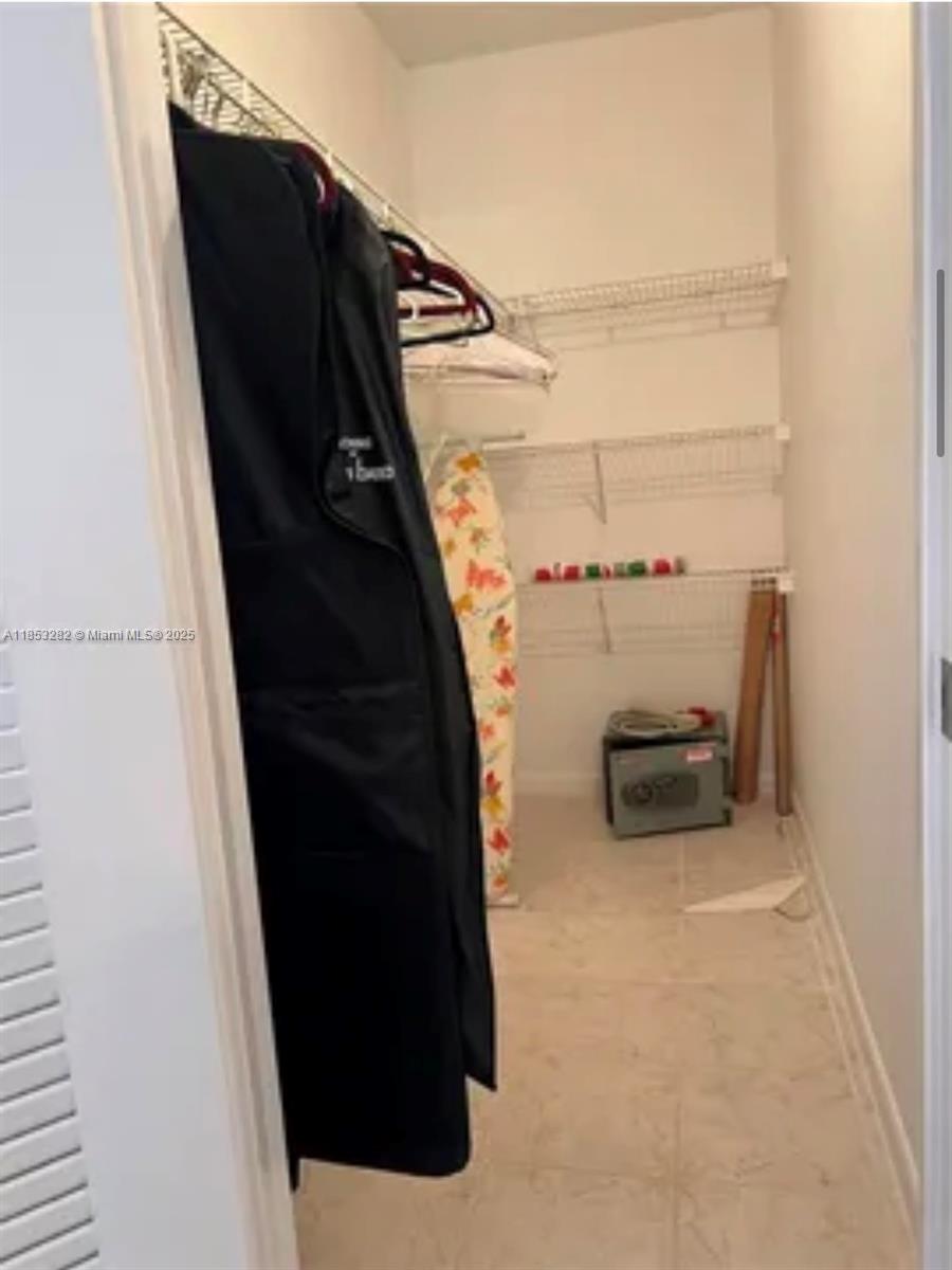 AINSLIE AT CENTURY VILLAG - Residential Lease