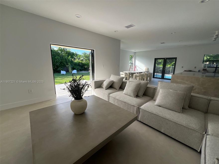 Located across from a golf course and surrounded by luxury estates and top-rated schools, this elegant residence offers the perfect blend of luxury, privacy, and comfort. Available fully furnished with designer furniture and brand-new appliances. The property includes an adjacent lot, totaling over 14,000 sq ft, with a spacious backyard ideal for entertaining or adding custom amenities. The pool can be fenced or unfenced upon request, and multiple TVs are installed throughout the house for your convenience.
Offered at $14,000/month for annual lease. Short-term rental options available at a higher monthly rate depending on season and length of stay.
Additional requests or specific features you’d like to have during your stay, please let us know, we’ll accommodate them whenever feasible.