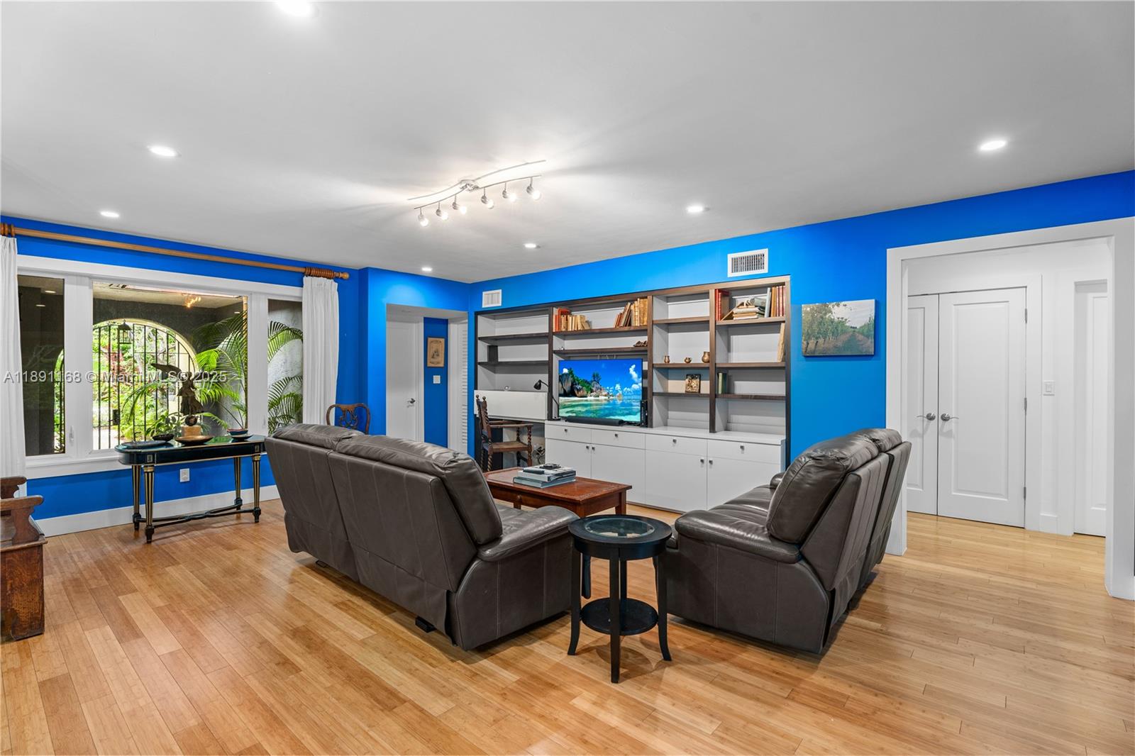 HIGH LAND ESTATES - Residential