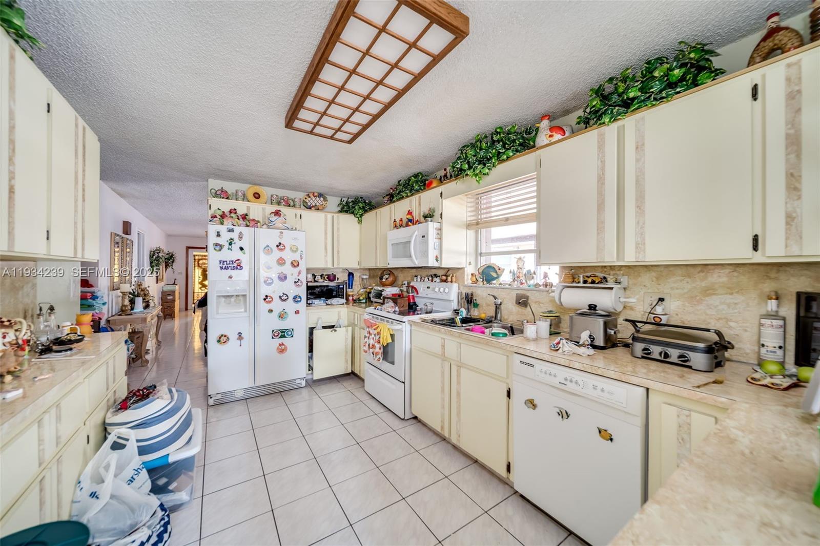 HIALEAH 13TH ADDN AMD PL - Residential