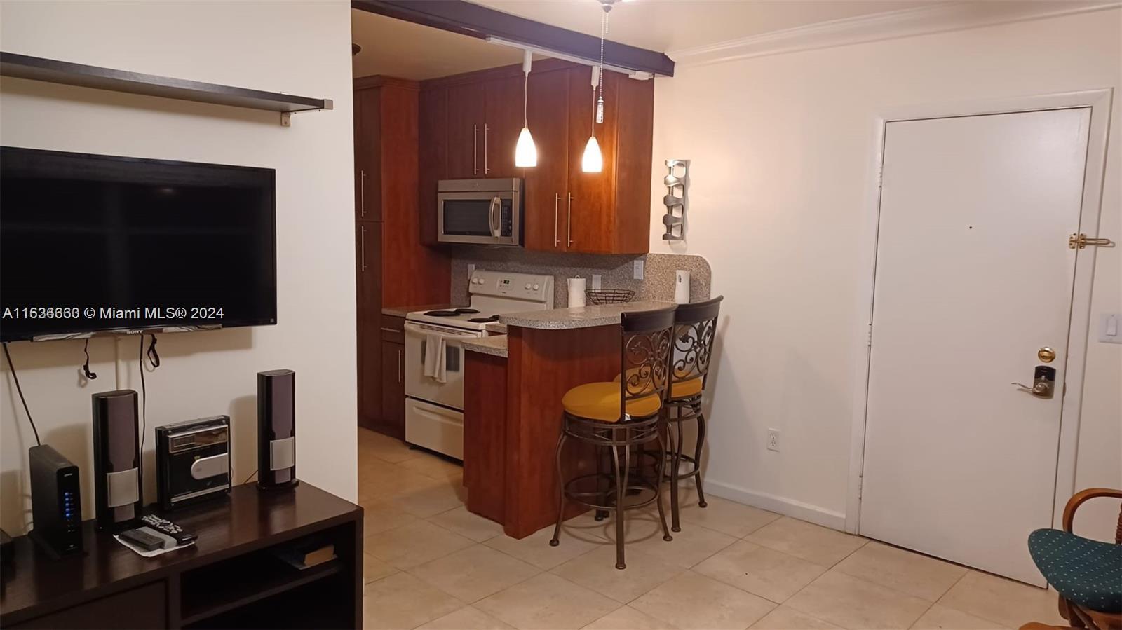 Photo 9 of 11 of listing 73cf161f-42d6-4176-acc9-872910221725 condo