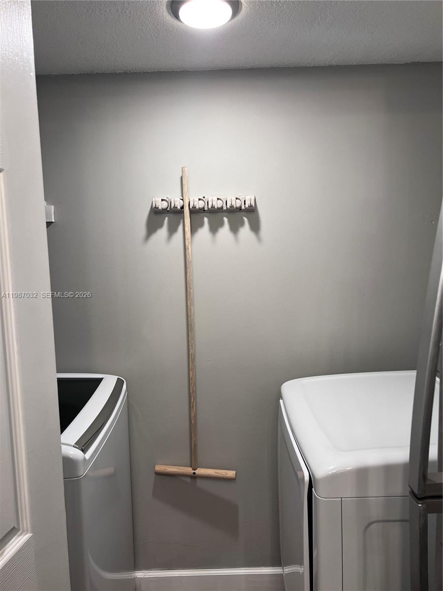 HOLLYWOOD PARC CONDOMINIU - Residential