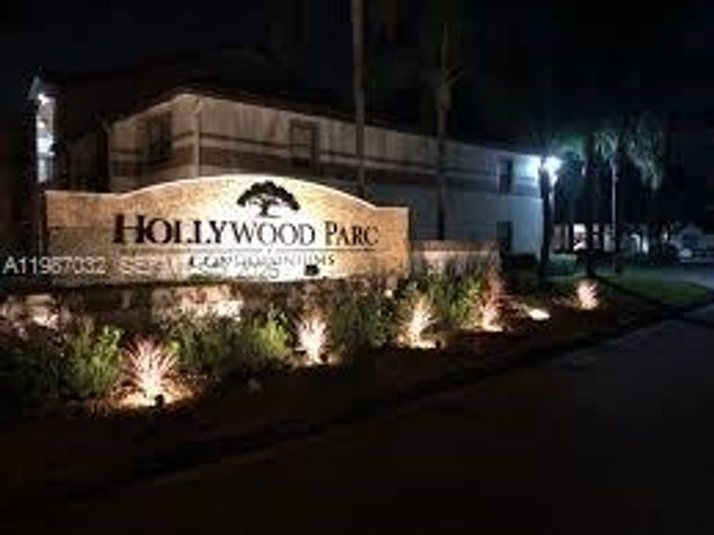 Photo of Hollywood, FL 33021 (MLS # A11987032)