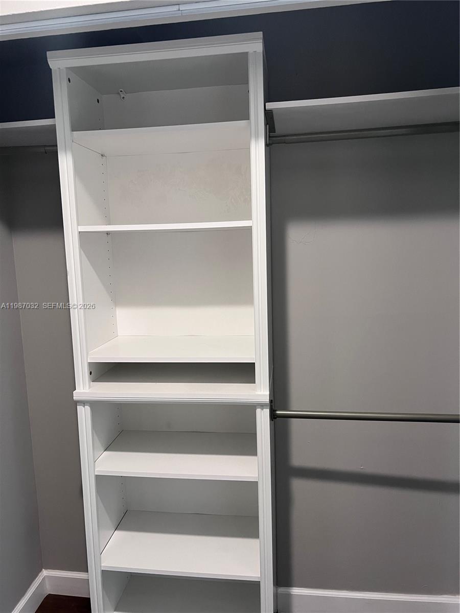 HOLLYWOOD PARC CONDOMINIU - Residential