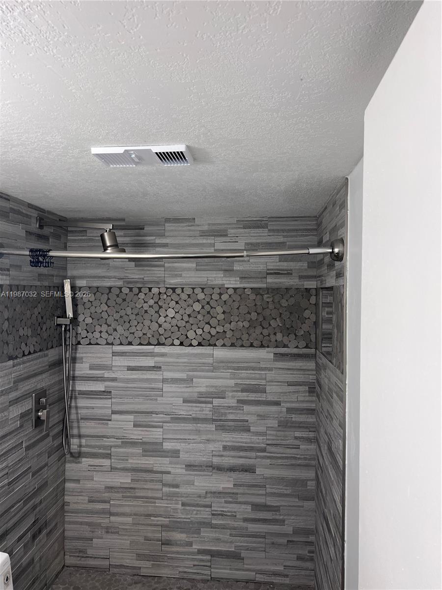 HOLLYWOOD PARC CONDOMINIU - Residential