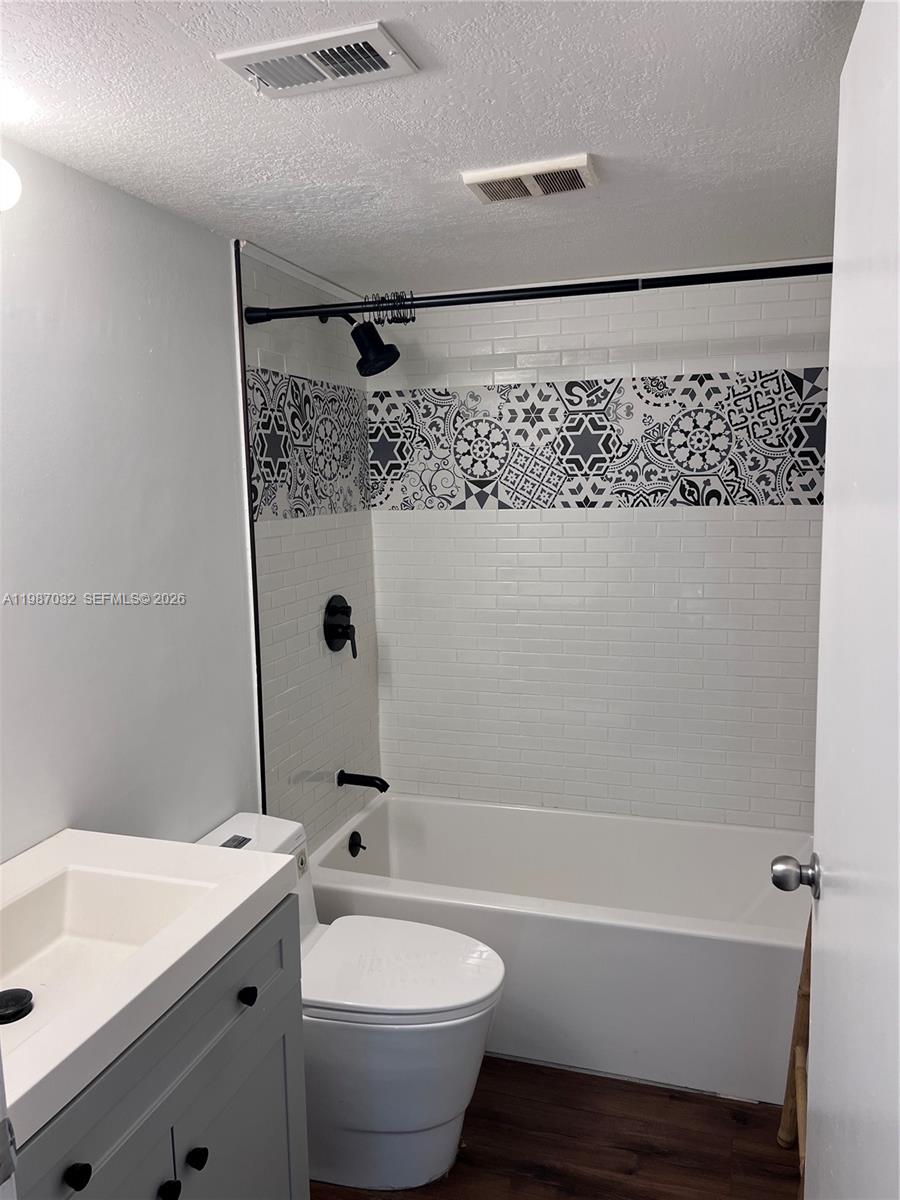 HOLLYWOOD PARC CONDOMINIU - Residential