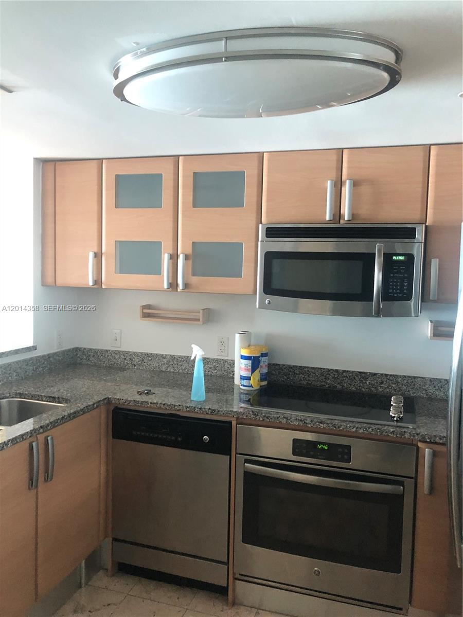 SKYLINE ON BRICKELL CONDO - Residential