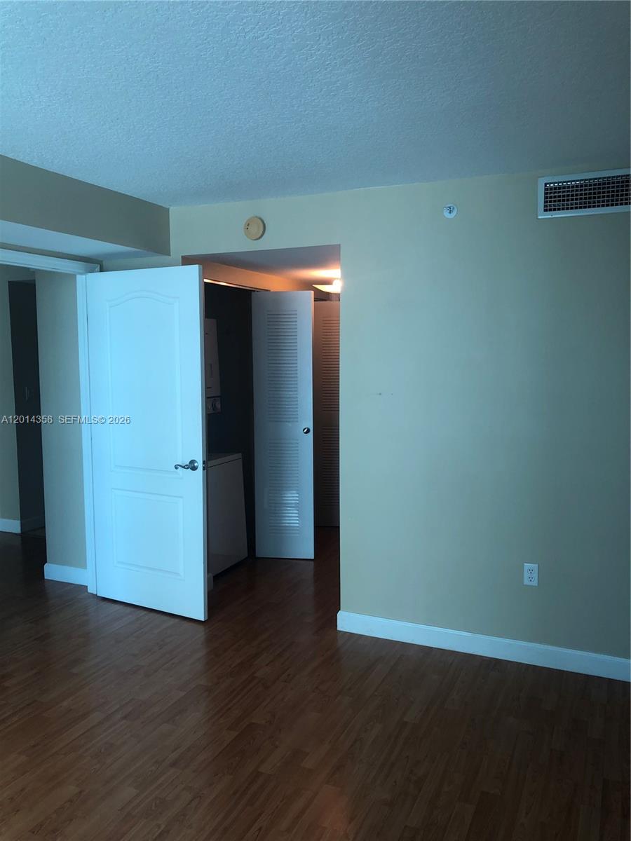 SKYLINE ON BRICKELL CONDO - Residential