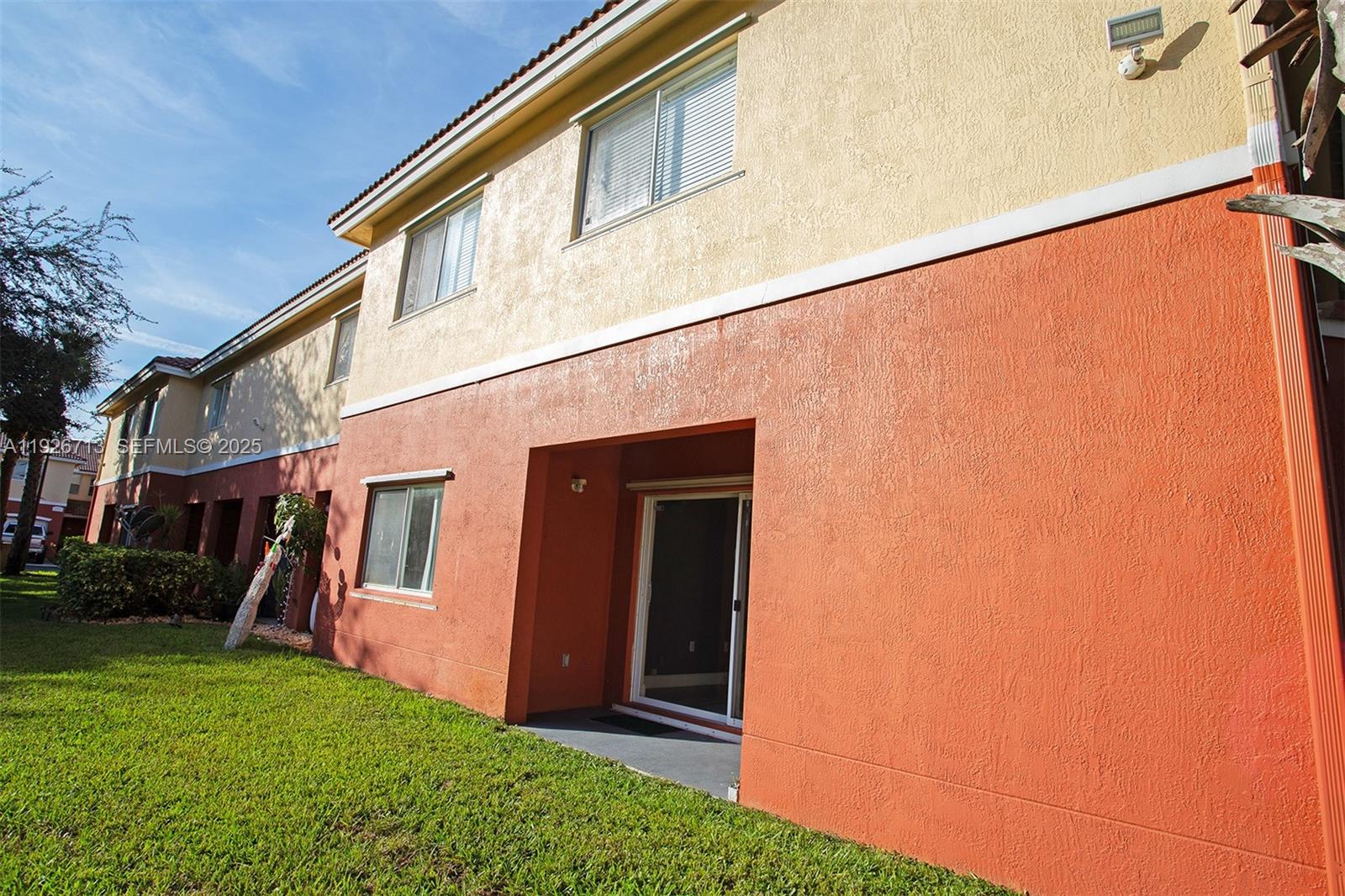 VILLAS OF PALOMINO CONDO - Residential