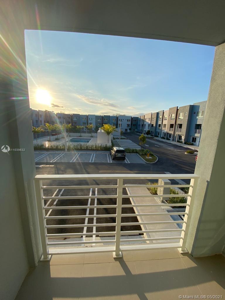 Aventura Village - Residential Lease