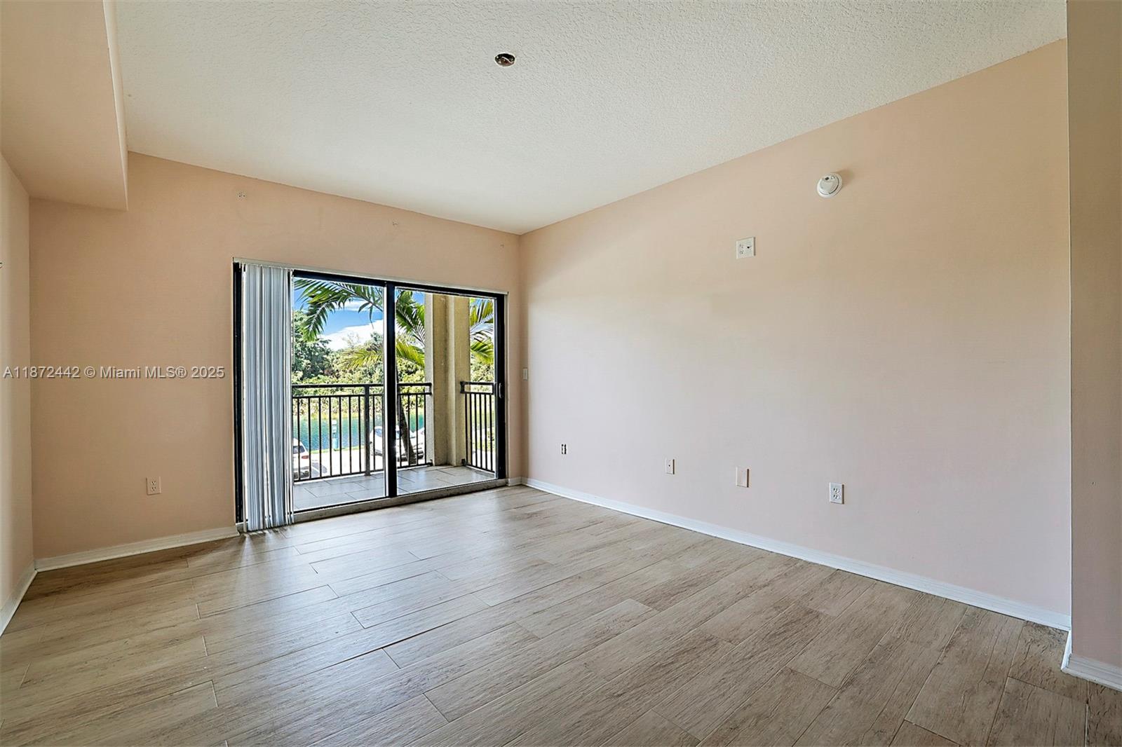 RESIDENCES AT MIDTOWN CON - Residential Lease