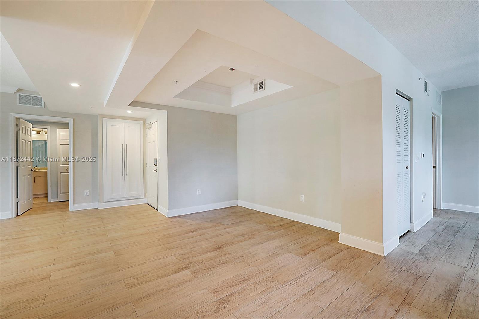 RESIDENCES AT MIDTOWN CON - Residential Lease