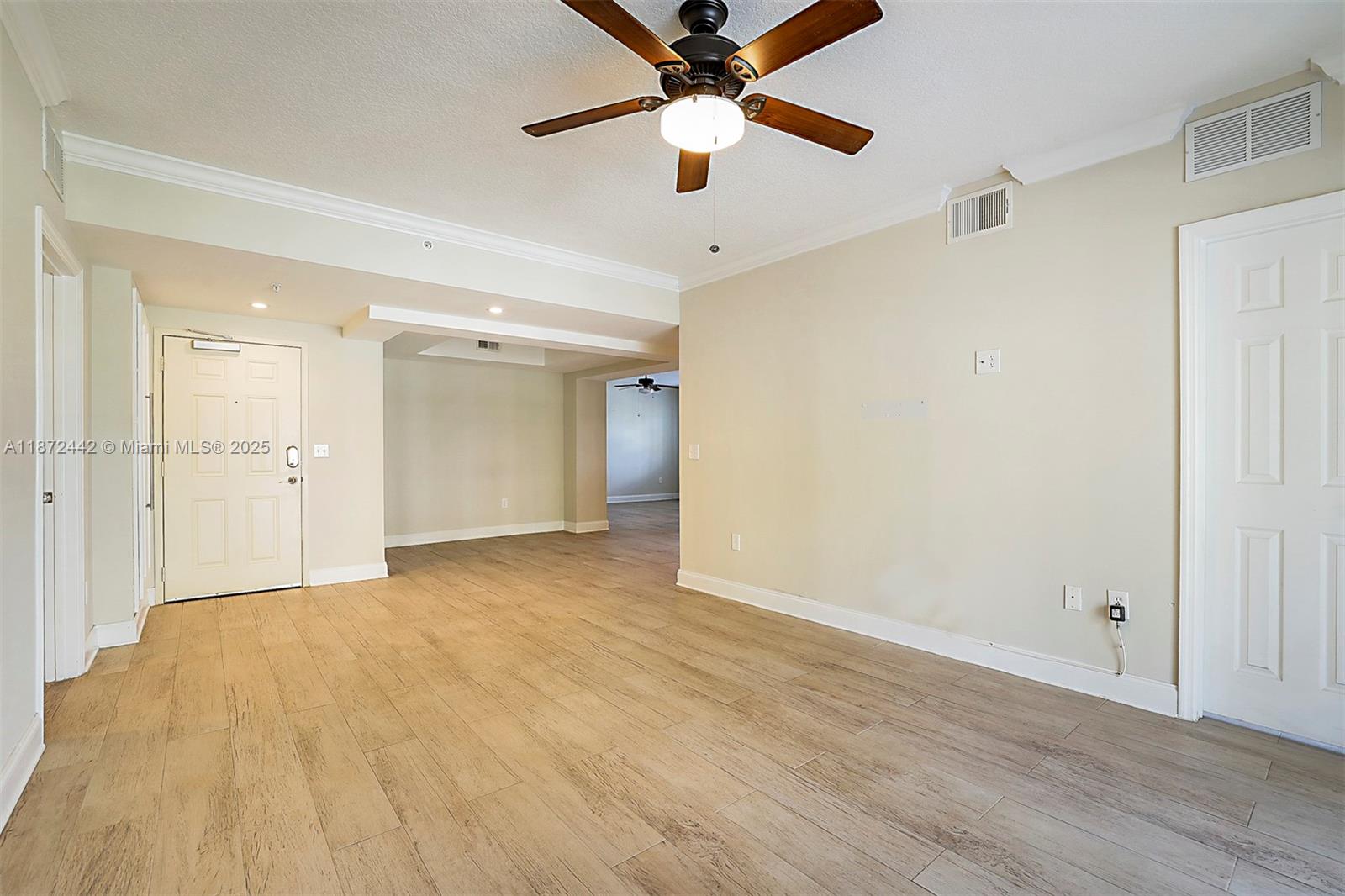 RESIDENCES AT MIDTOWN CON - Residential Lease